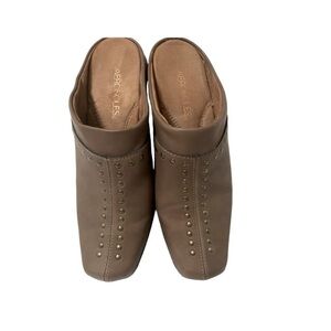 Aerosoles clogs/mules applesawce design leather w studs women's size 7